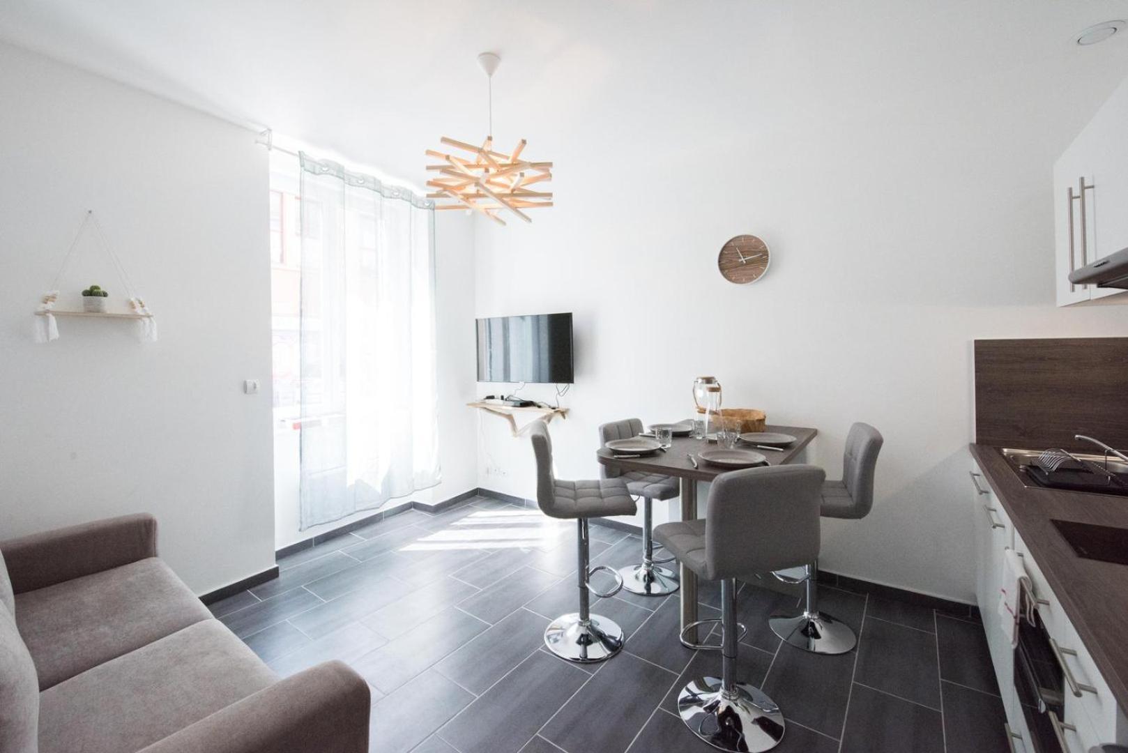 Апартаменты Le Hirvi - Cocon Zen Et Epure A 10Min Vieux Лион Экстерьер фото